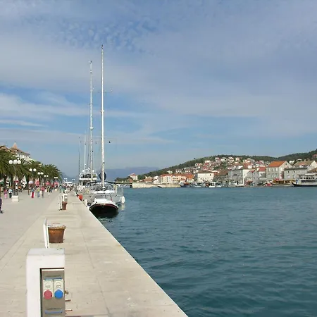 Apartment Jelica, Helle Mit Sonnenbalkon Trogir